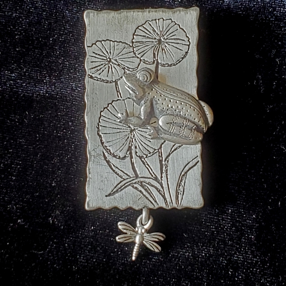 Vintage Hallmark Pewter Frog On Lily Pad Dragonfly Dangle Brooch